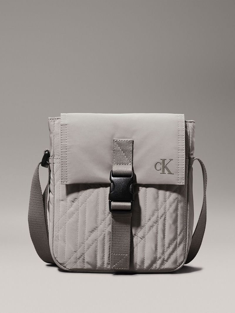 bolso-gris-reporter-solapa-broche