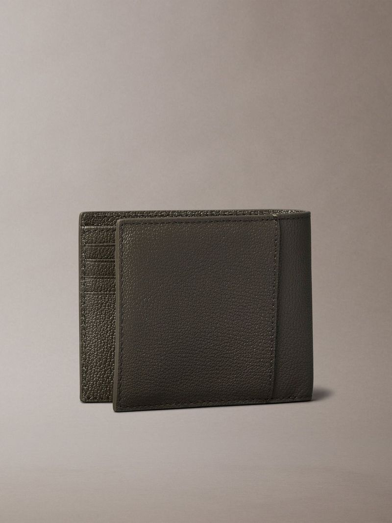 billetera-negra-sculpted-monograma-en-relieve
