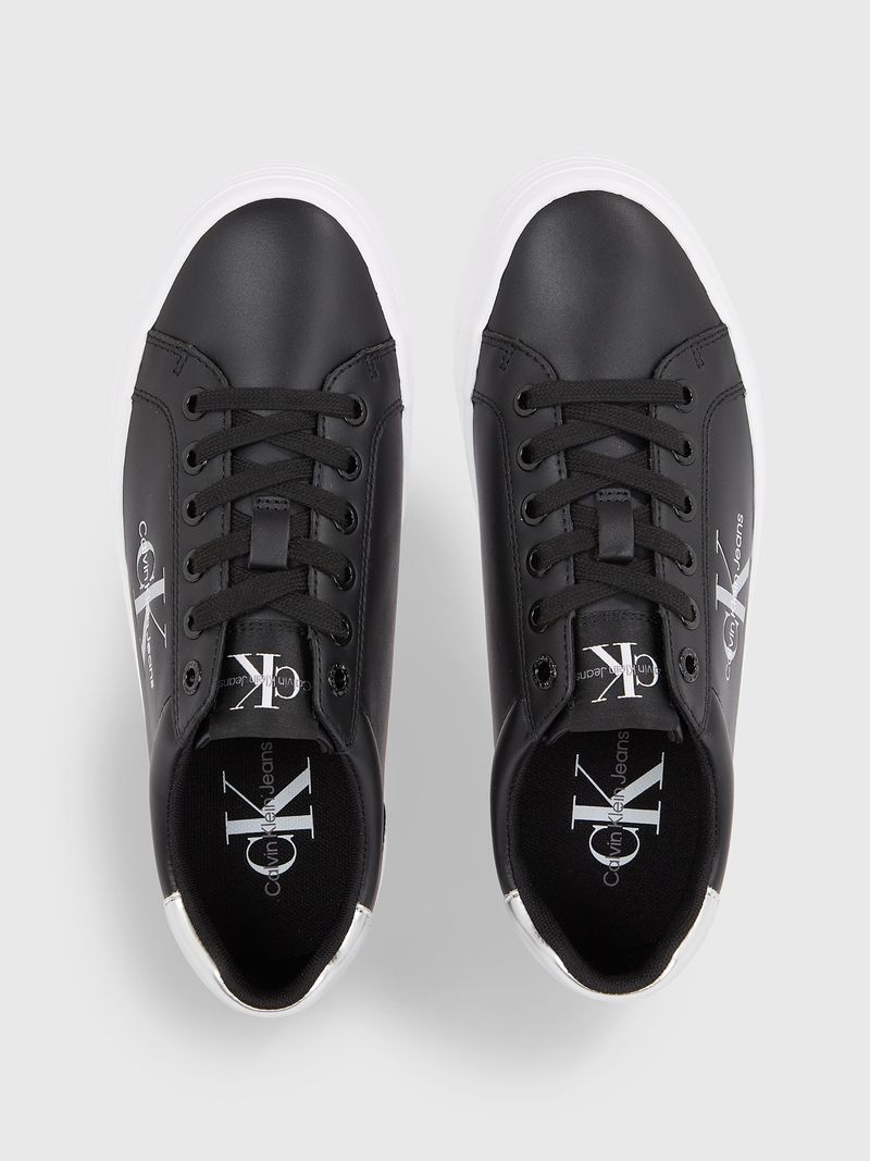 tenis-negro-de-plataforma-de-cuero
