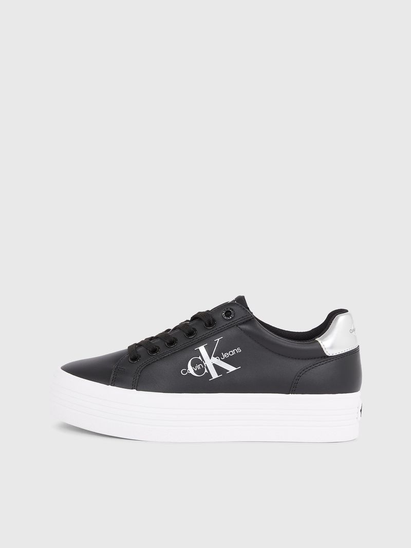 tenis-negro-de-plataforma-de-cuero