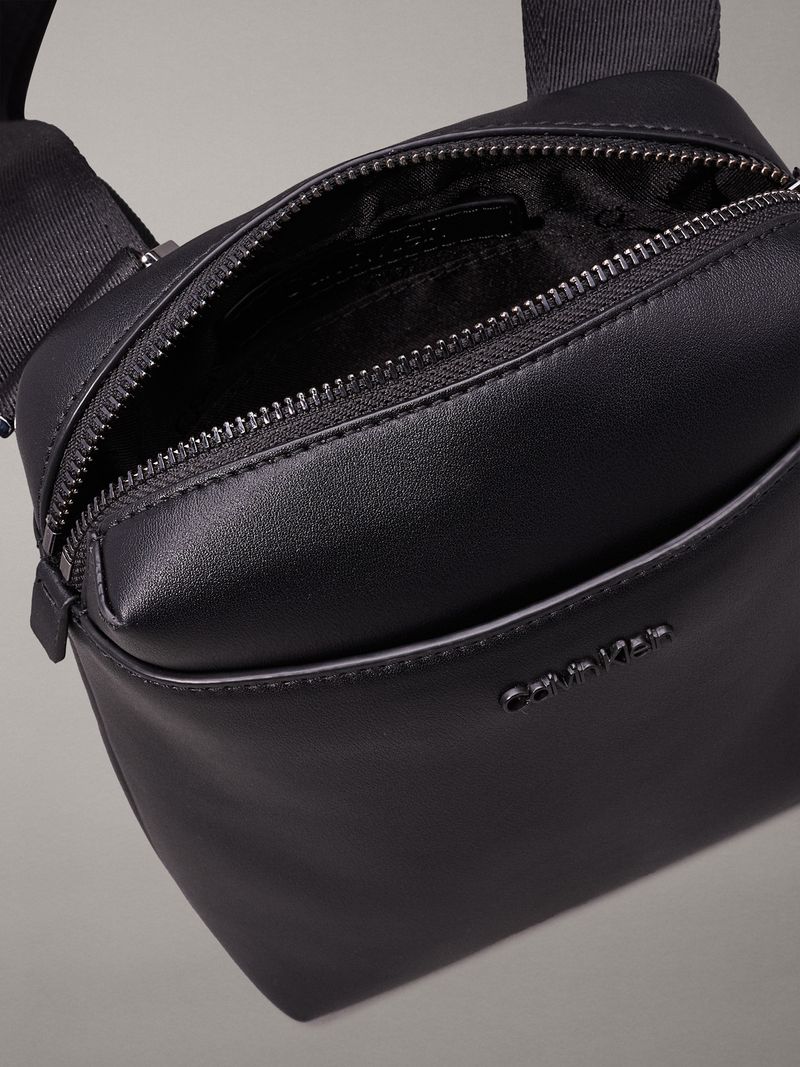 bolso-negro-reporter-cuadrado