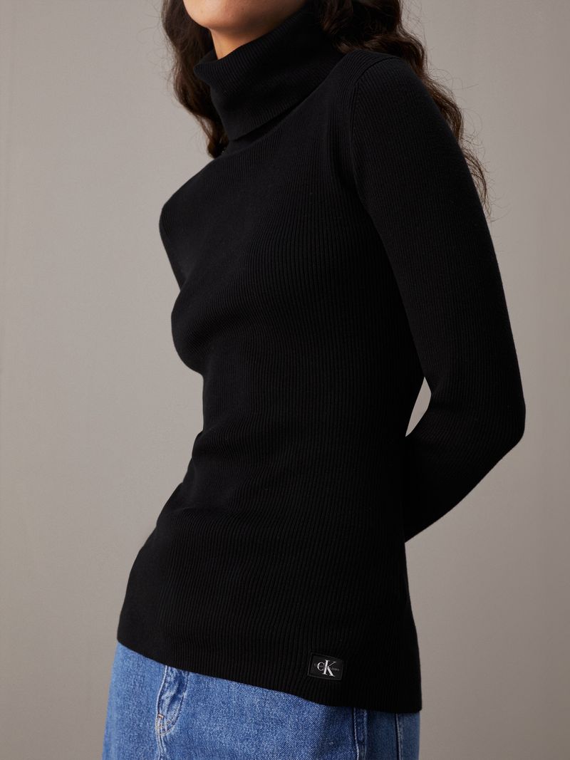 saco-negro-tejido-slim-cuello-alto-canale