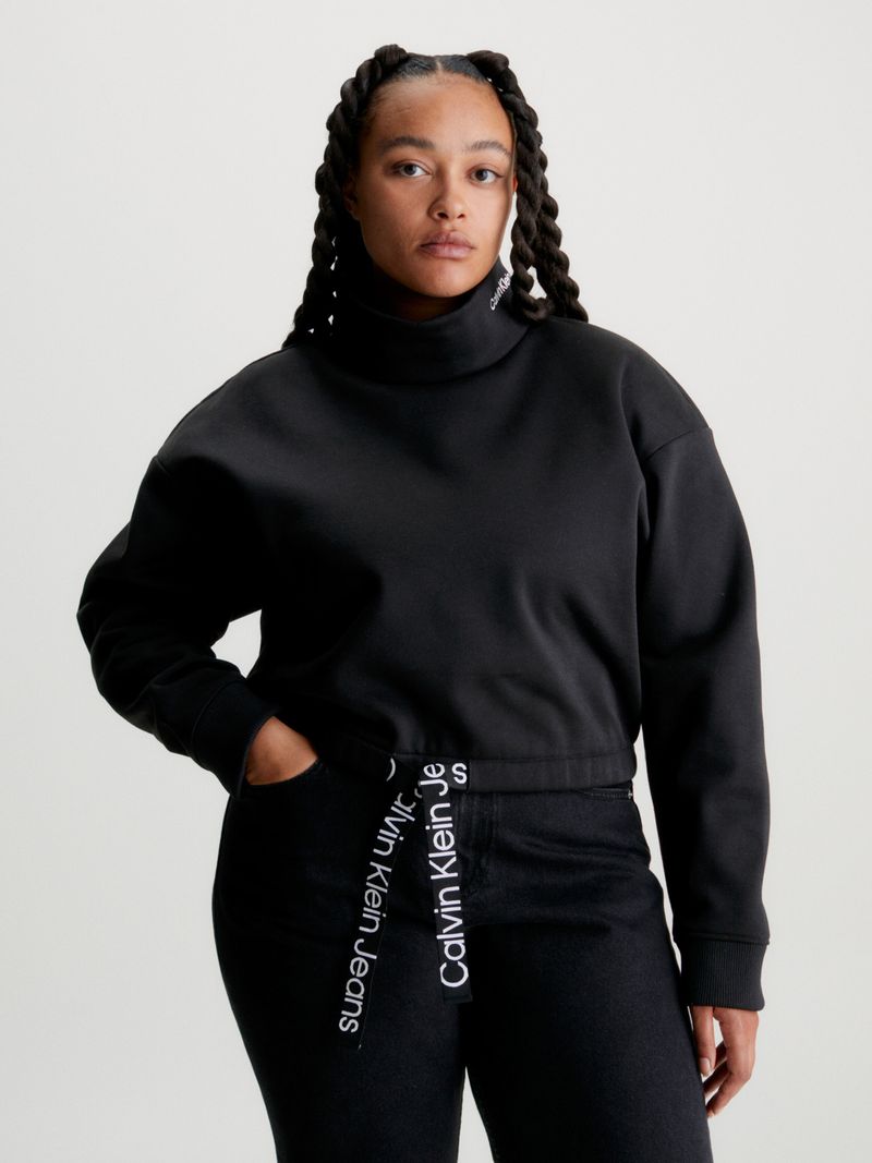 saco-negro-cropped-cuello-alto