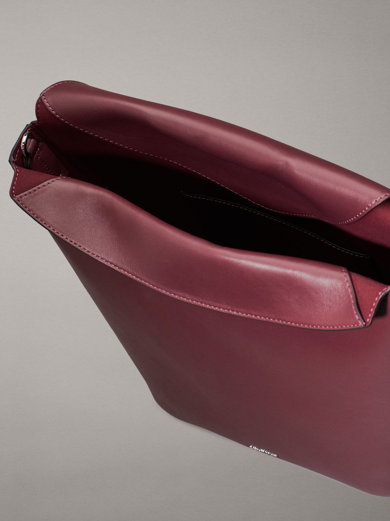 bolso-rojo-saco-soft-sculp