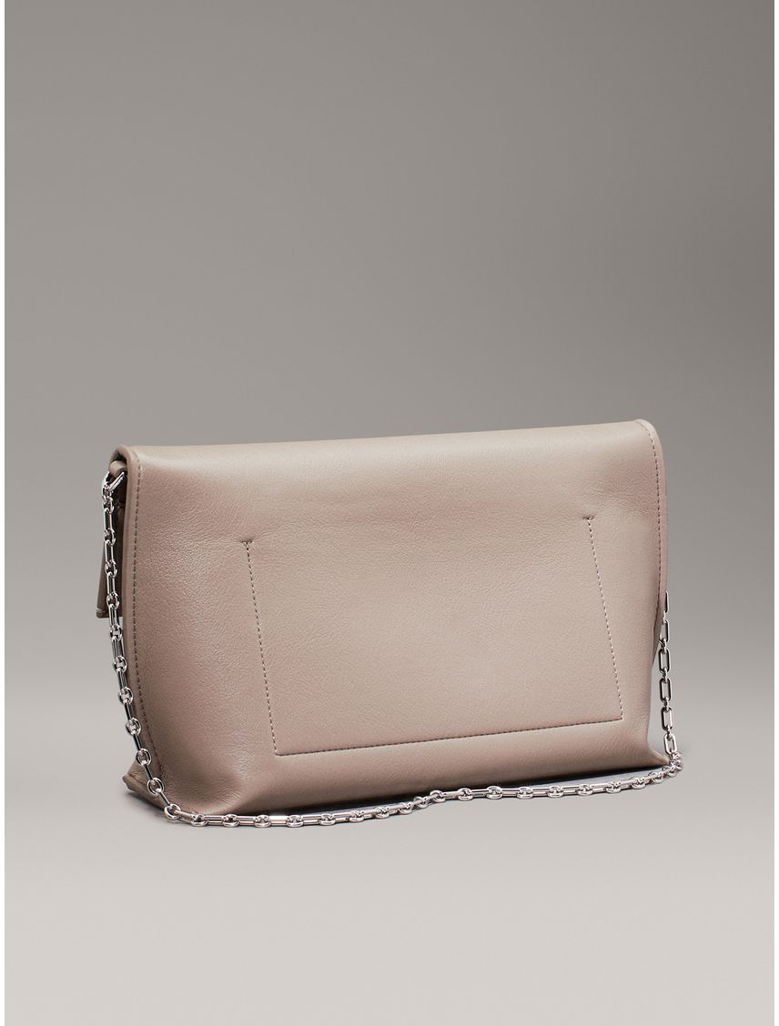 Bolso gris de hombro granulado