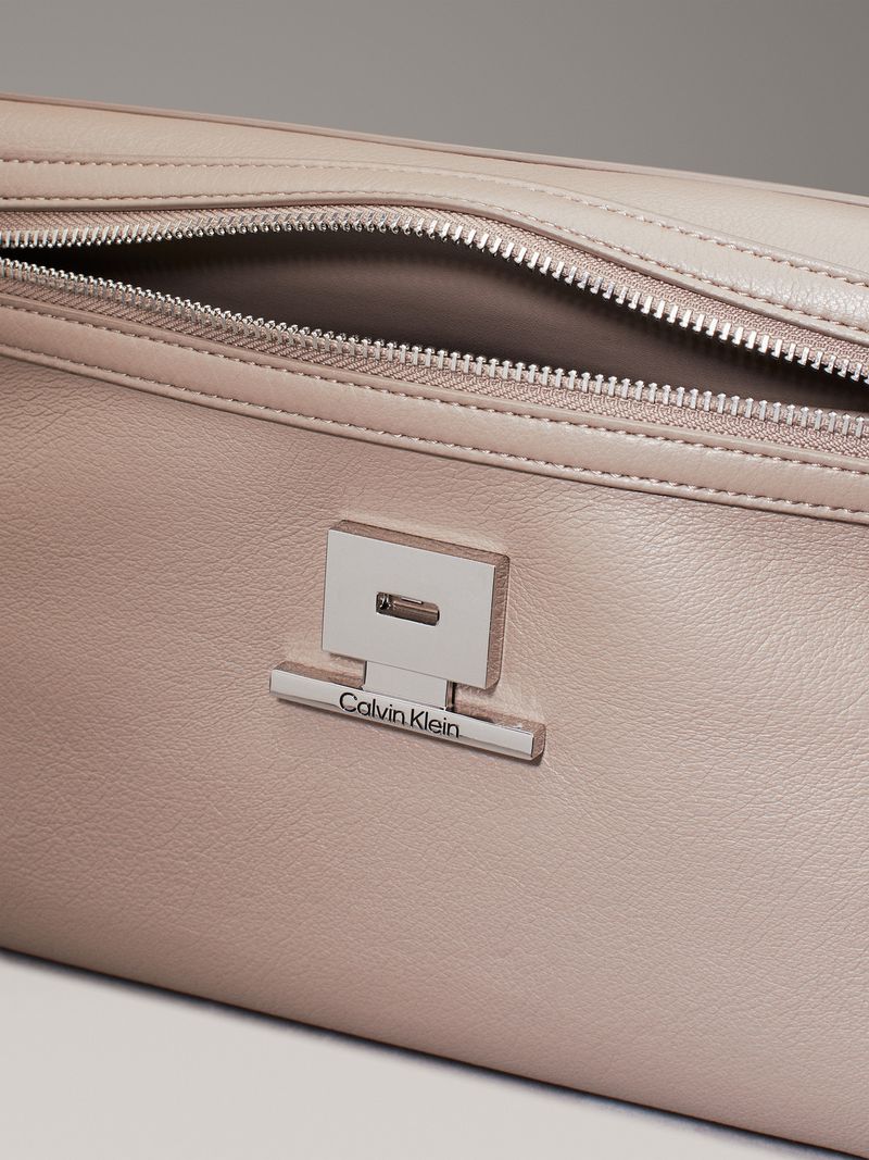 bolso-gris-hombro-granulado