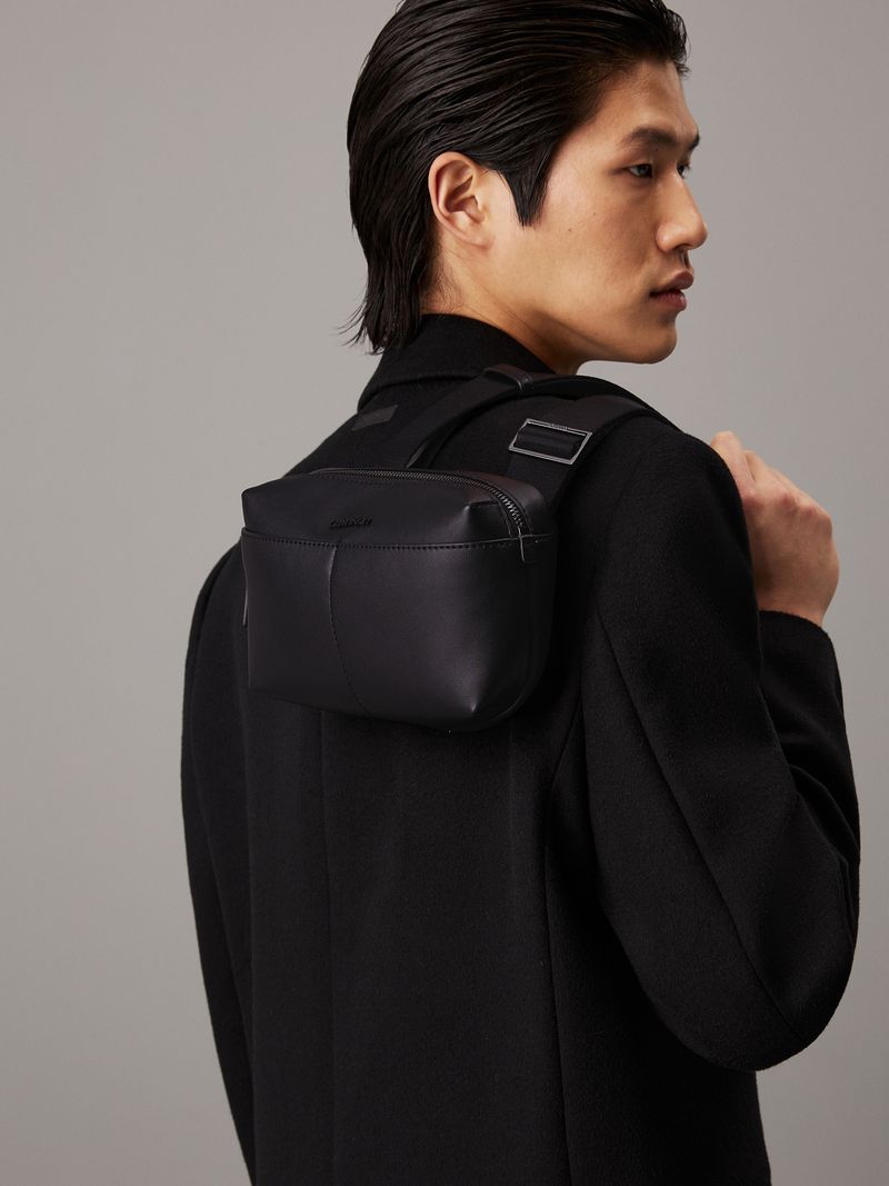 bolso-negro-cruzado-clean-essential