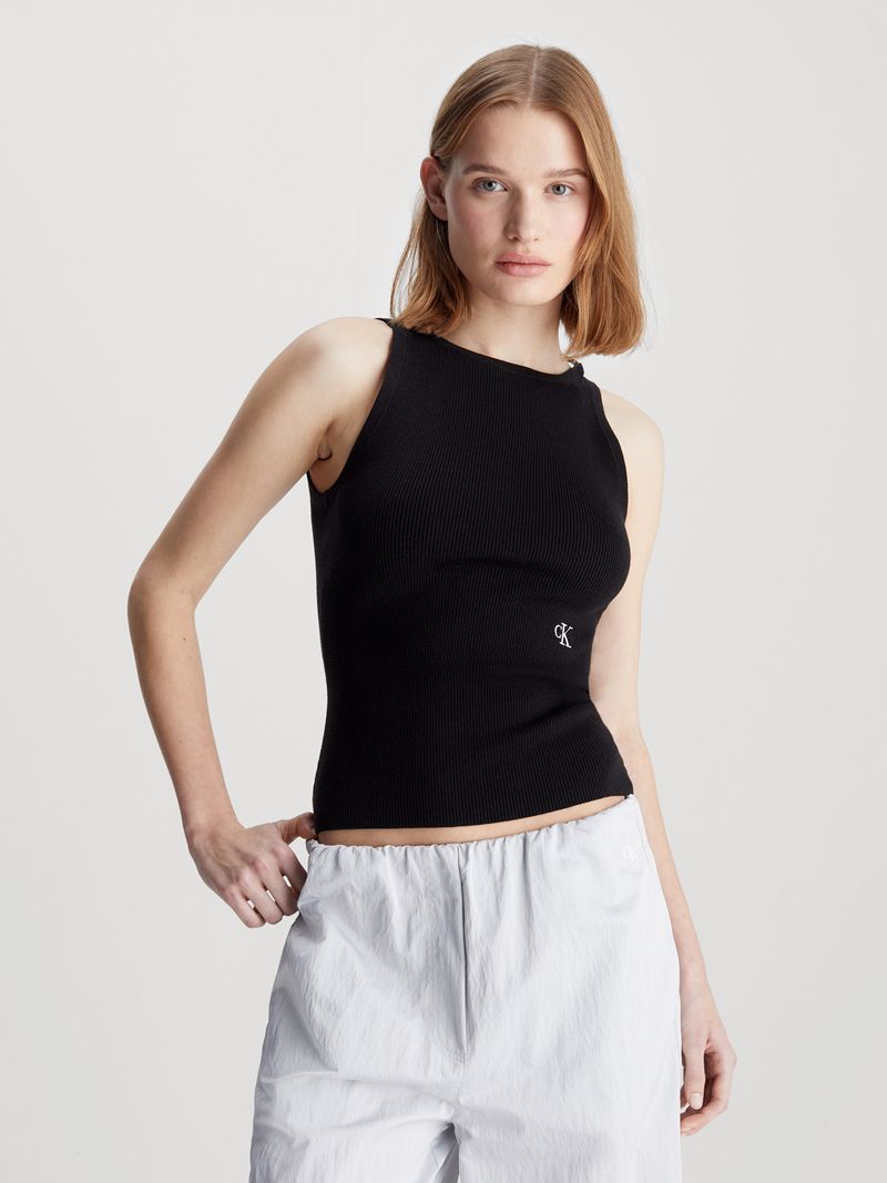 camiseta-negra-tejido-slim-de-canale-con-espalda-anudada