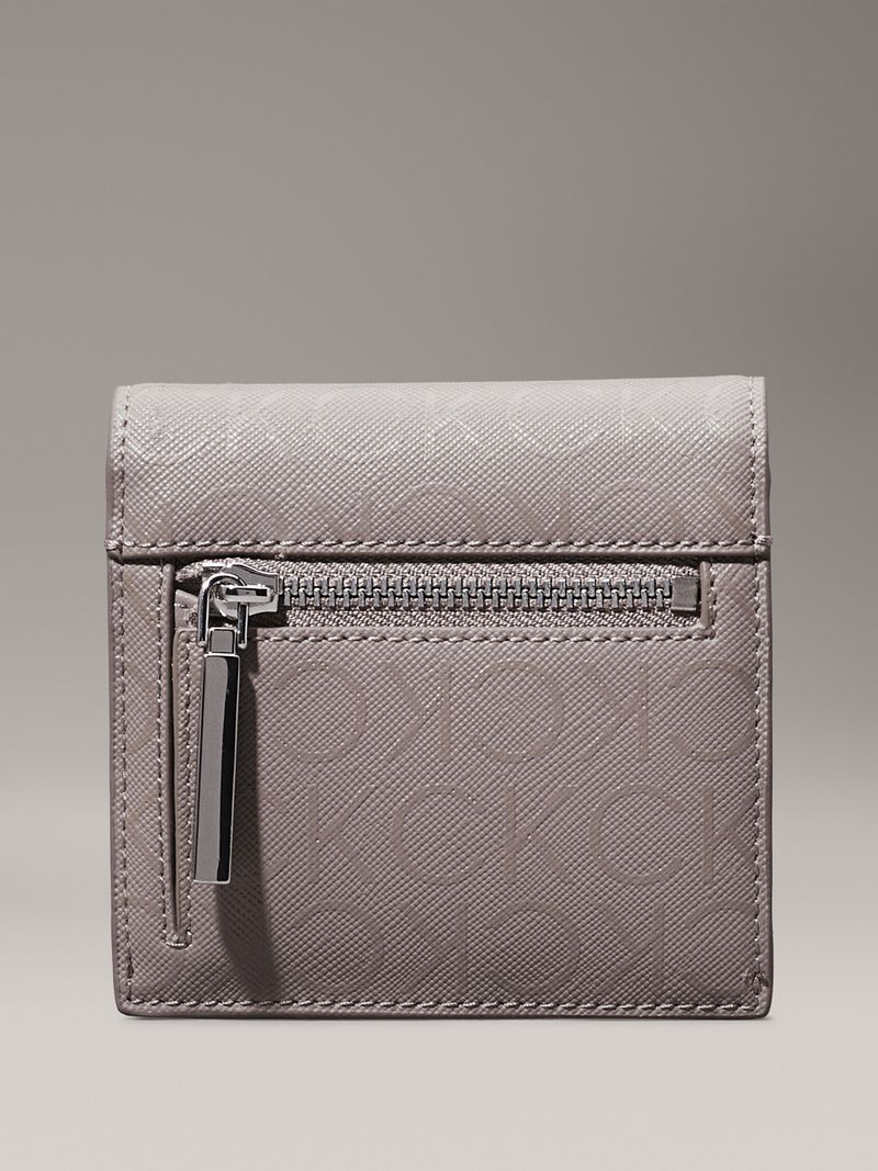 billetera-gris-plegado-triple-logo-pequeno