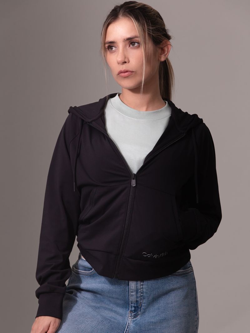 buzo-negro-deportivo-capota-suave-elastica