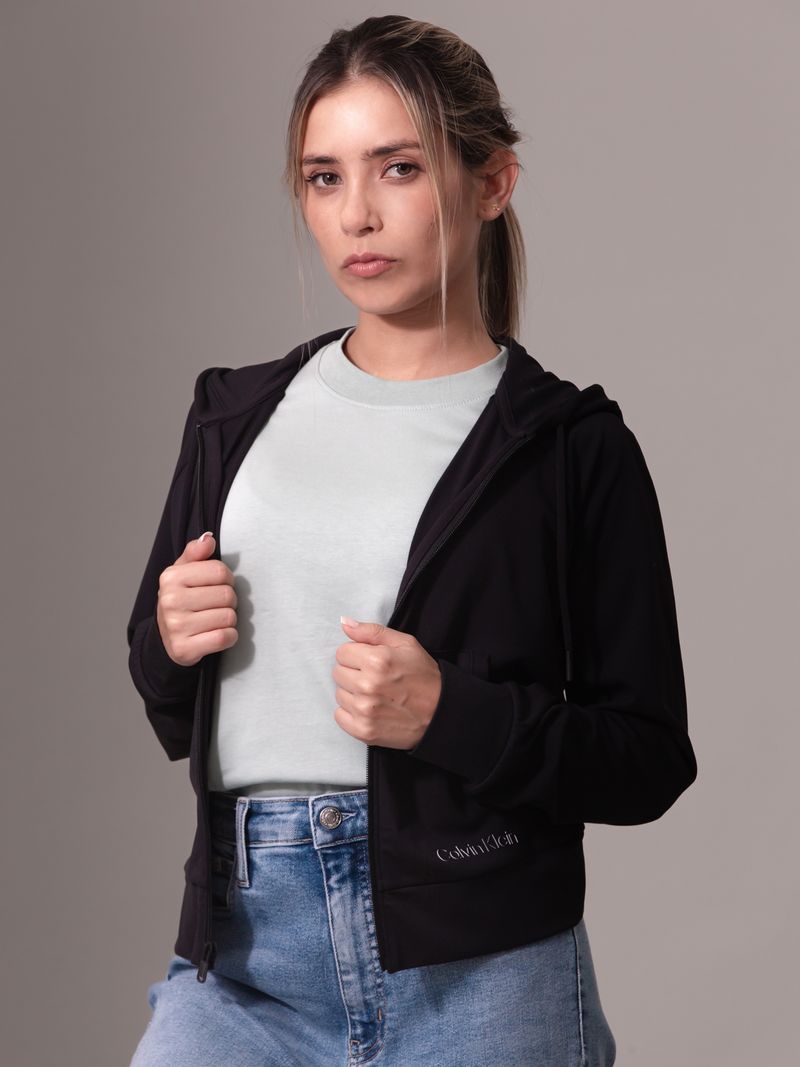buzo-negro-deportivo-capota-suave-elastica