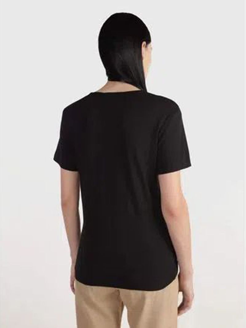 camiseta-negra-con-logo-para-mujer