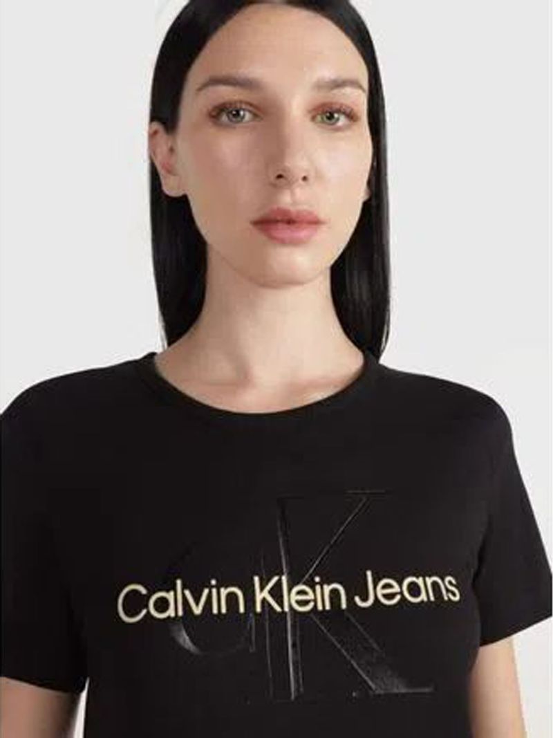 camiseta-negra-con-logo-para-mujer