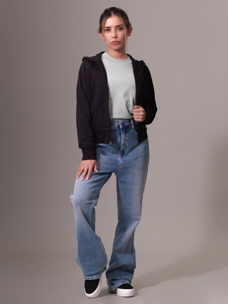 buzo-negro-deportivo-capota-suave-elastica