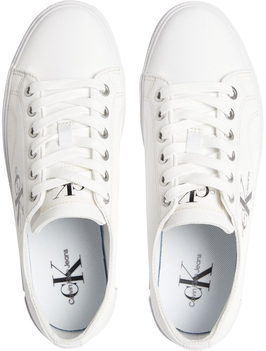 Tenis blanco urbanos con cordones