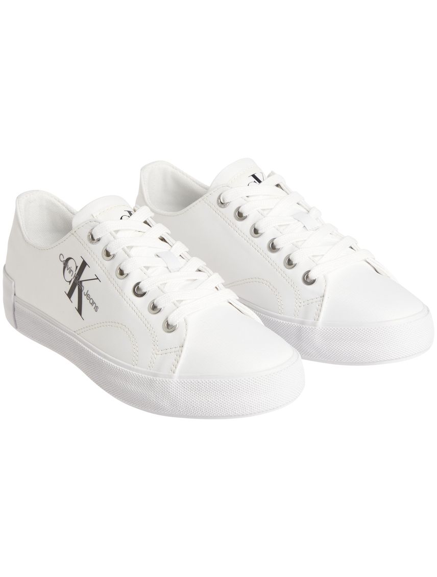 Tenis blanco urbanos con cordones