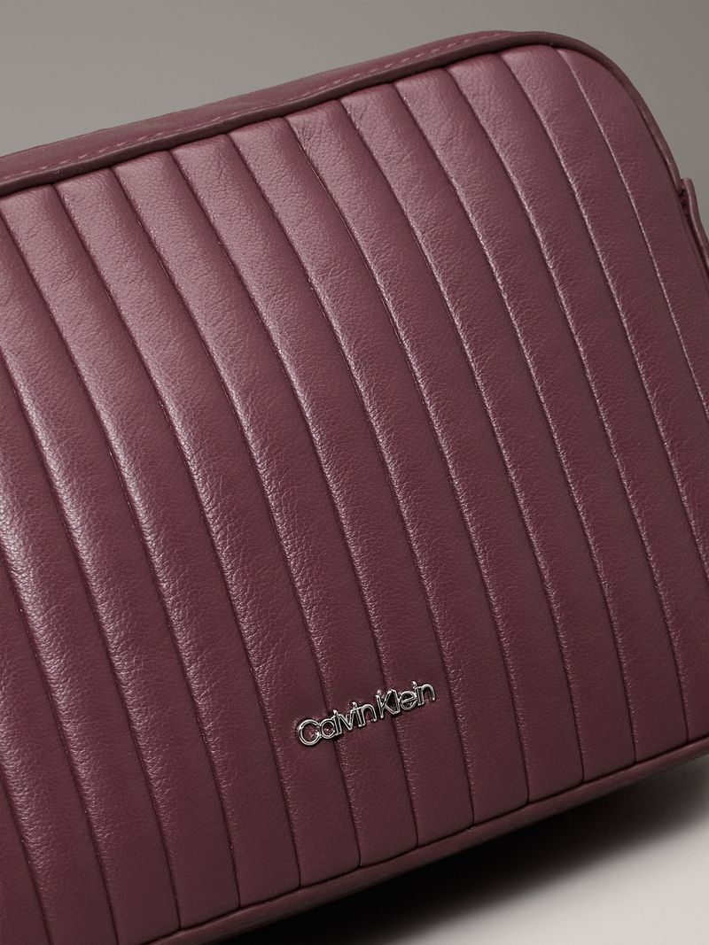 bolso-vino-cruzado-acolchado-solapa