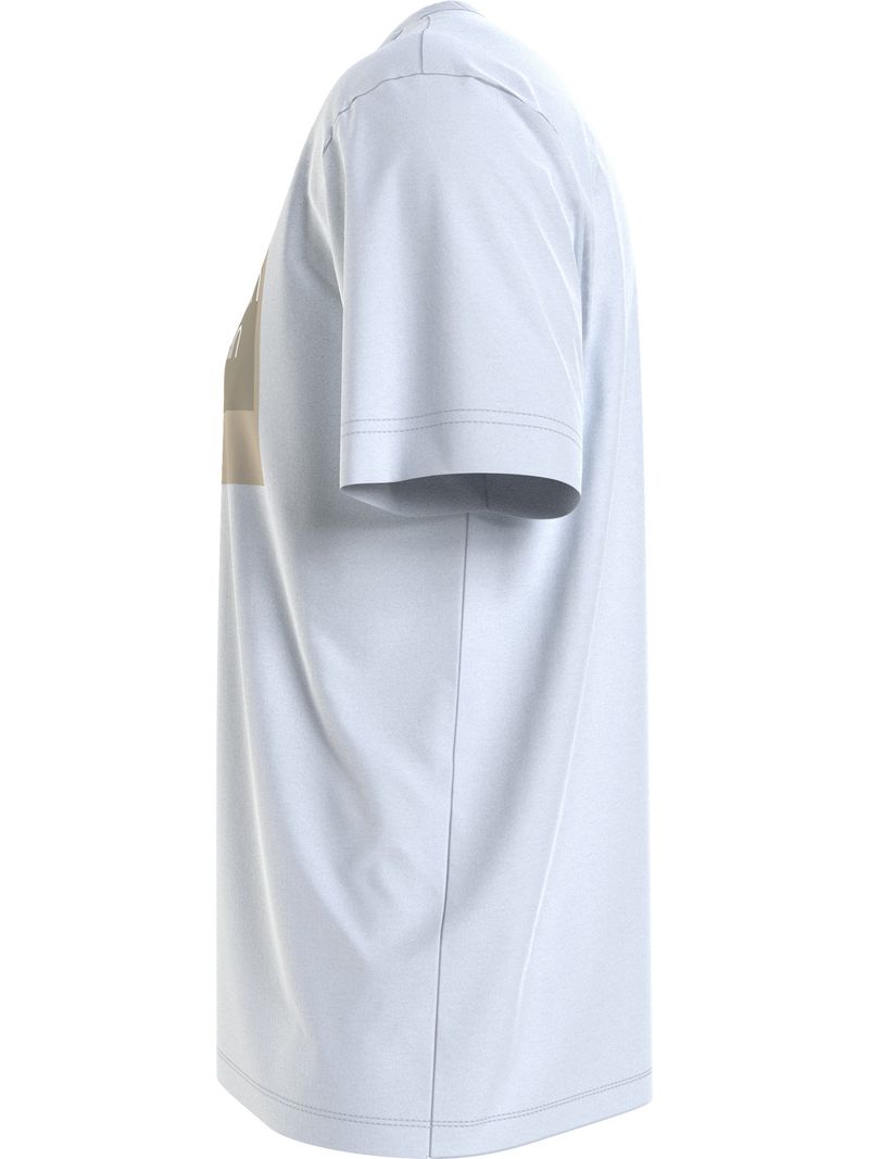 camiseta-blanca-con-logo-de-caja-superpuesta