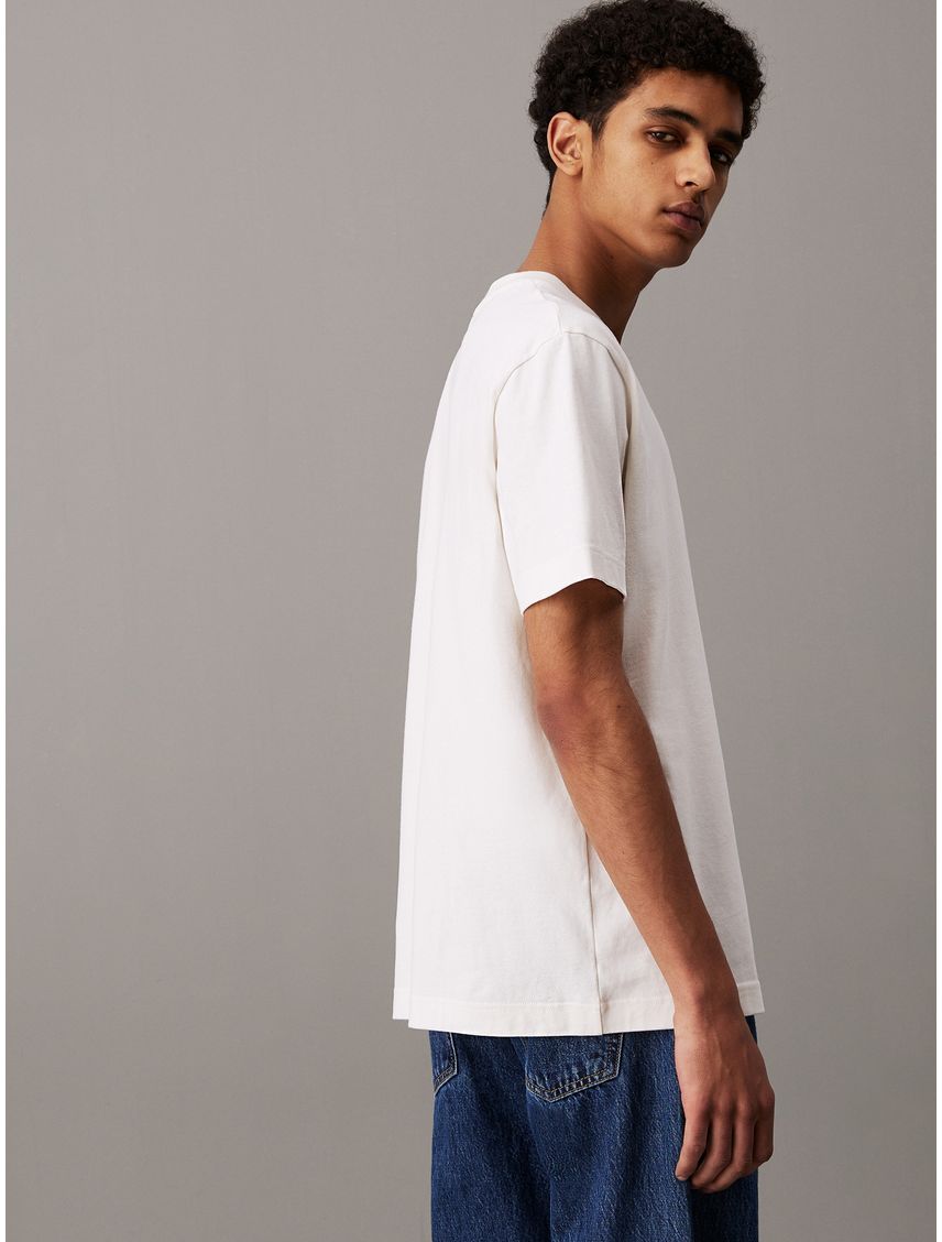 Camiseta blanca  de chenille con monograma