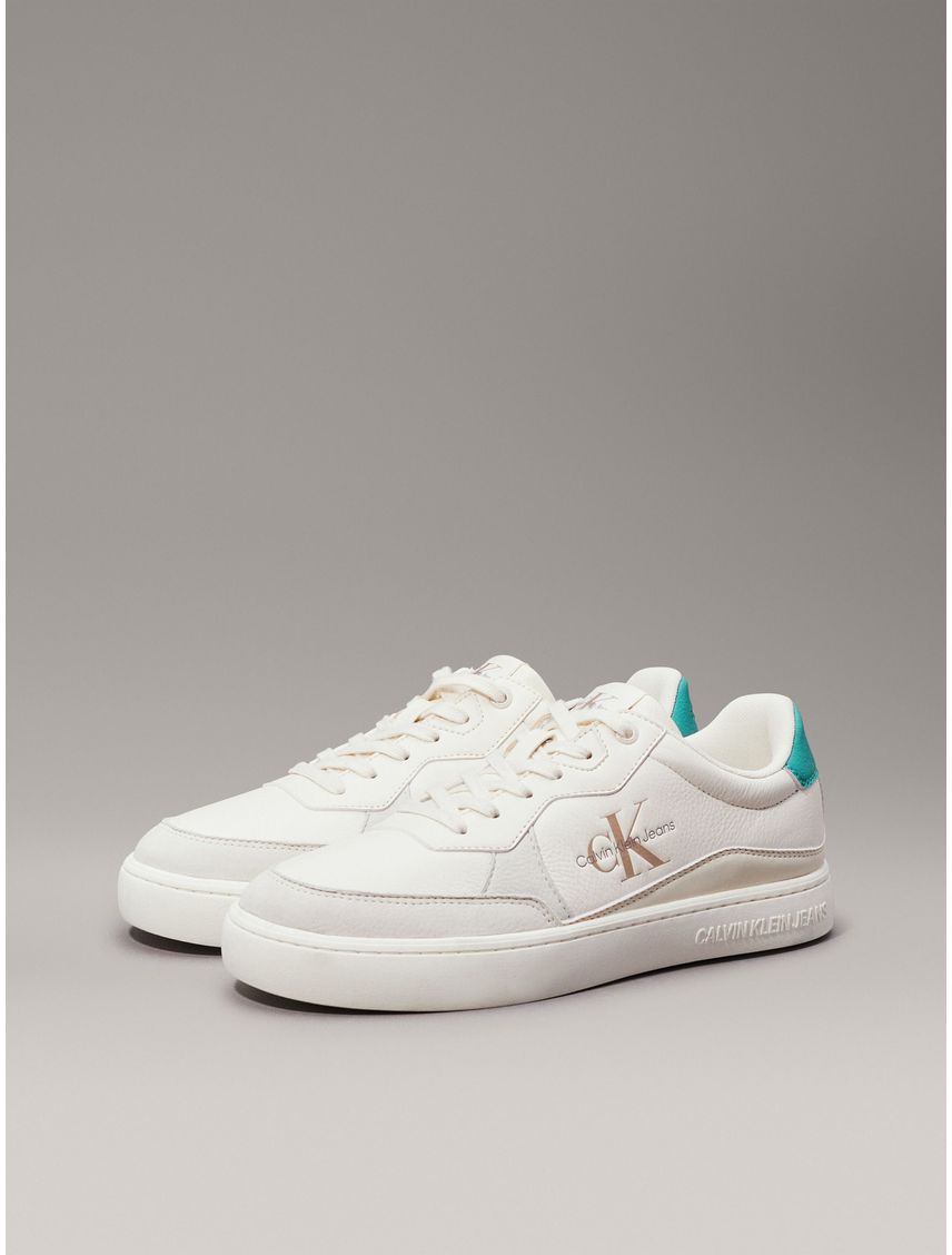 Tenis blanco de cuero