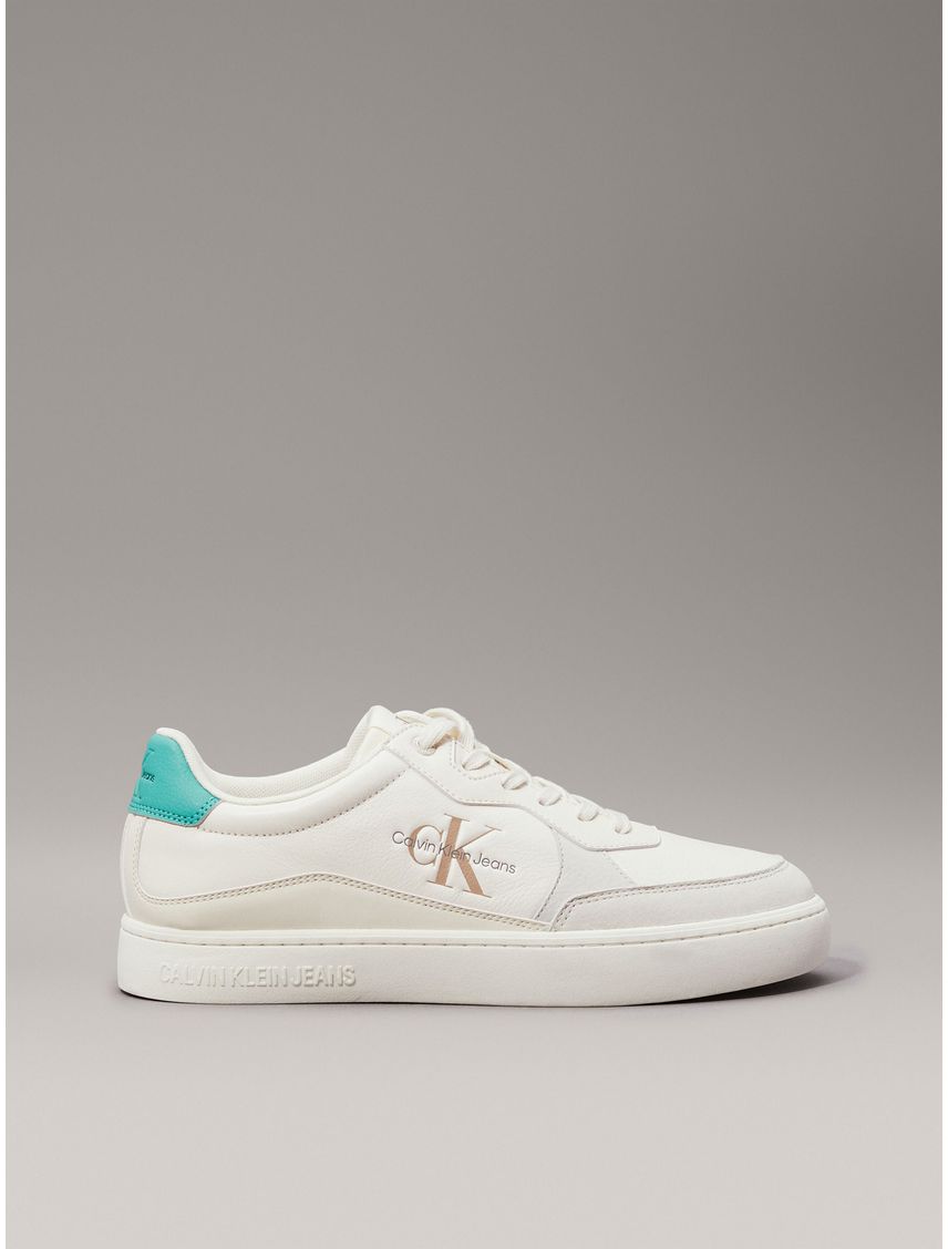 Tenis blanco de cuero