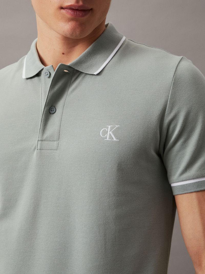 polo-gris-slim-ribete-en-contraste
