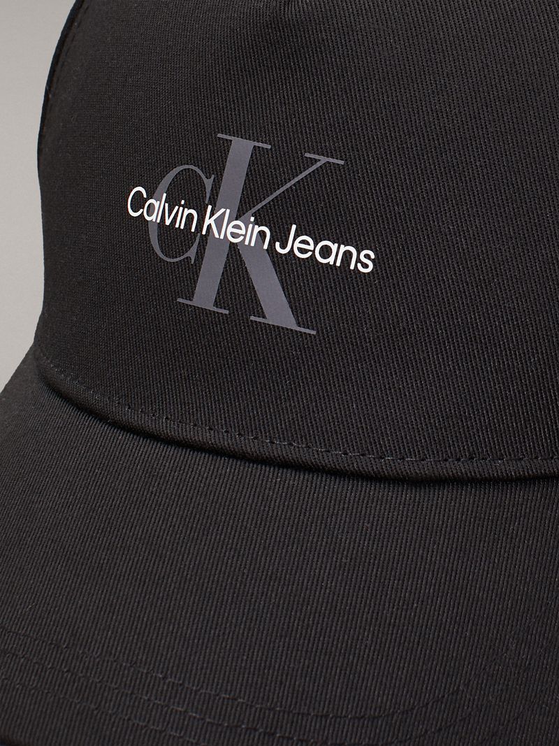 gorra-negra-sarga-calida-felpa