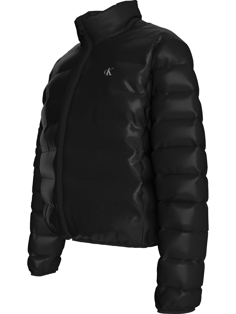 chaqueta-negra-acolchada-plumon-brillo-ultraligero
