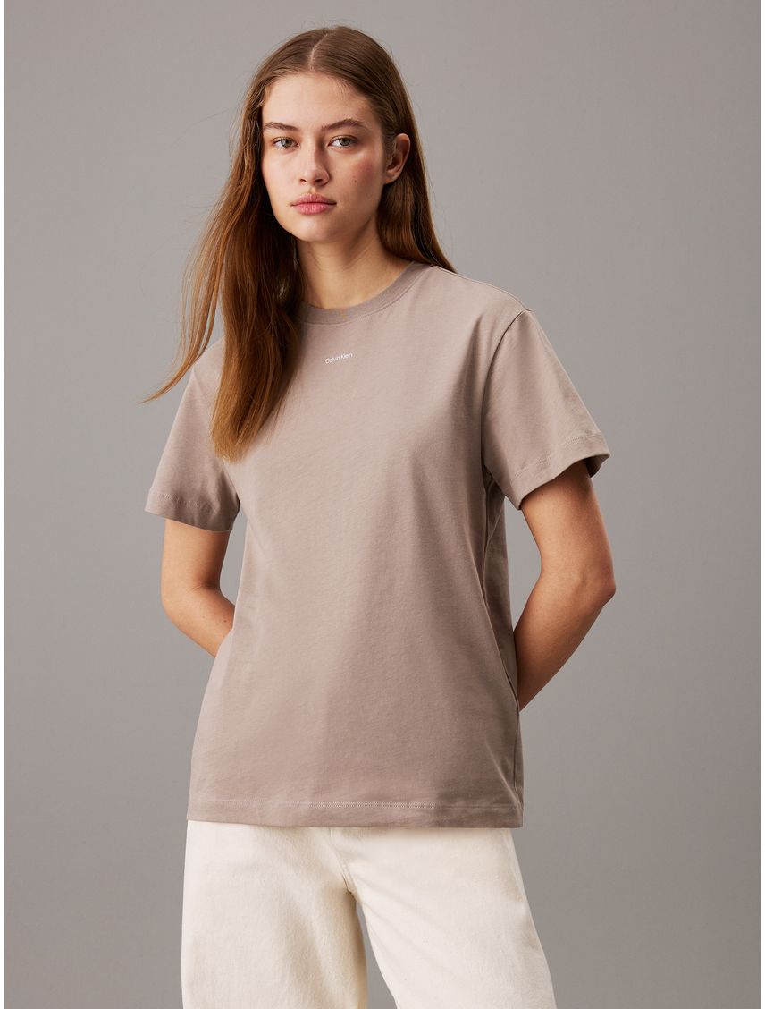 Camiseta gris con logo nano