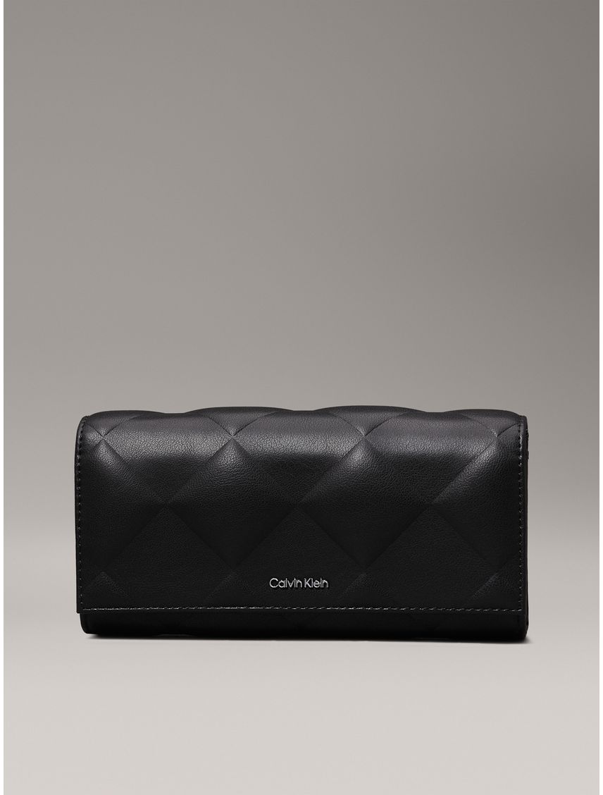 Billetera negra trifold con acolchado de diamante