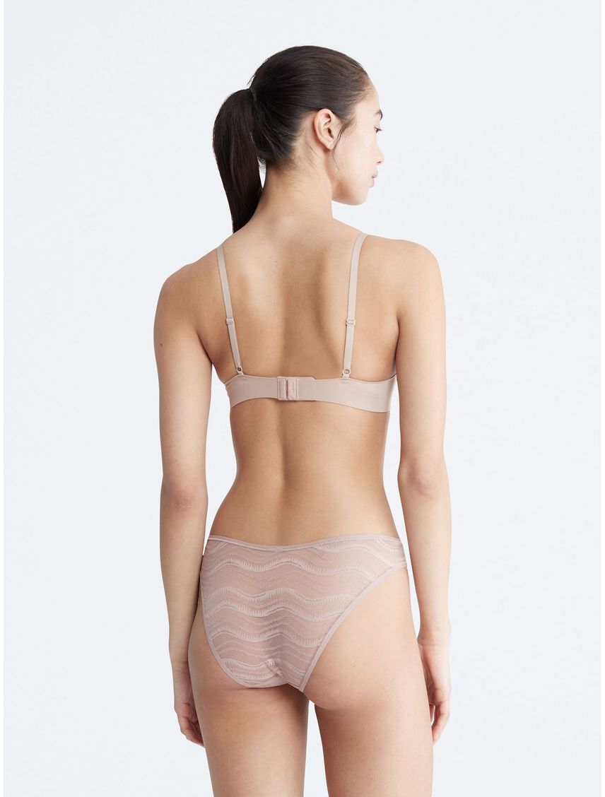 Pantie Beige De Encaje Tipo Bikini Para Mujer