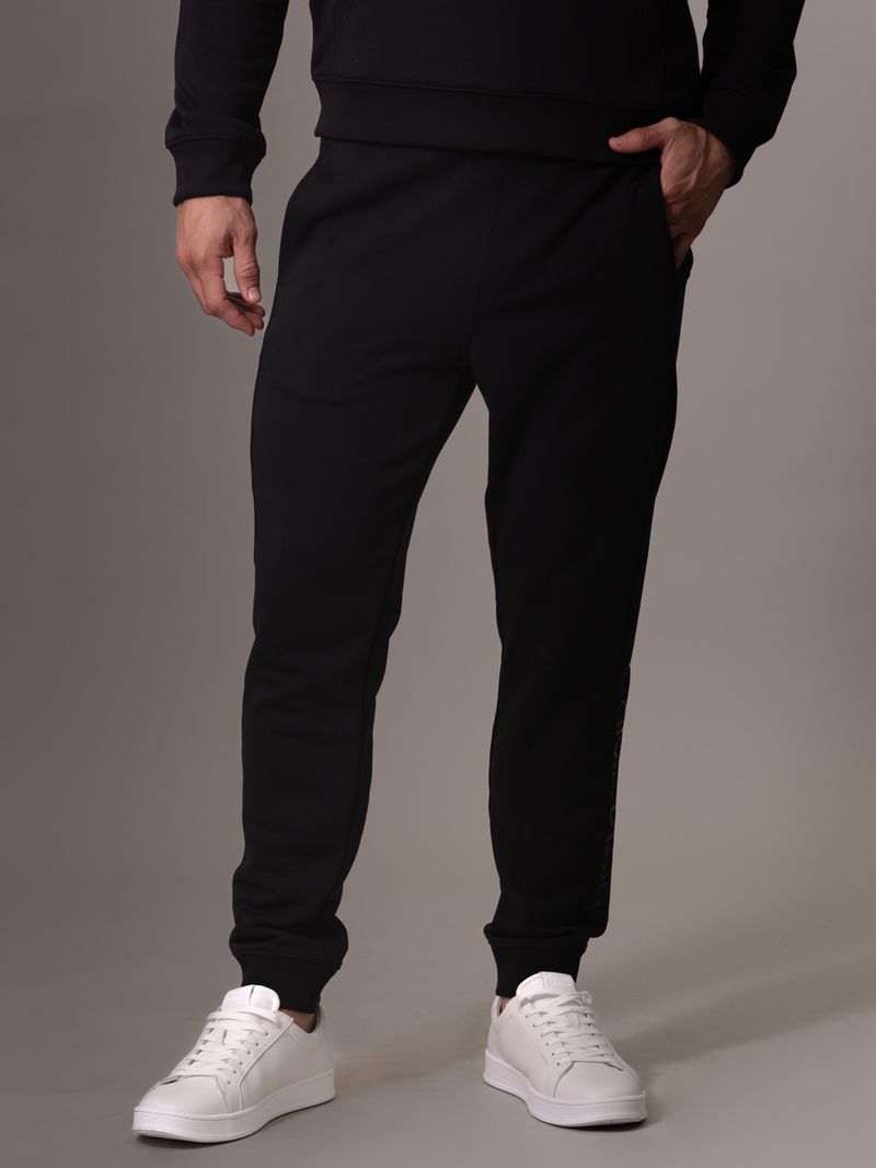 jogger-negro-sport-logo-tonal