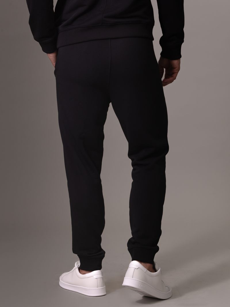 jogger-negro-sport-logo-tonal