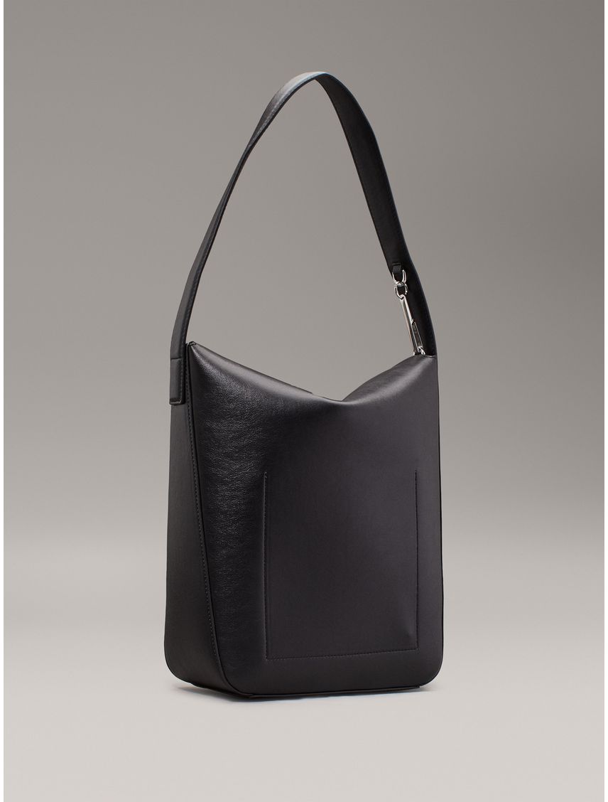 Bolso negro saco soft sculp