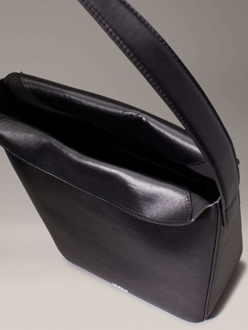 bolso-negro-saco-soft-sculp