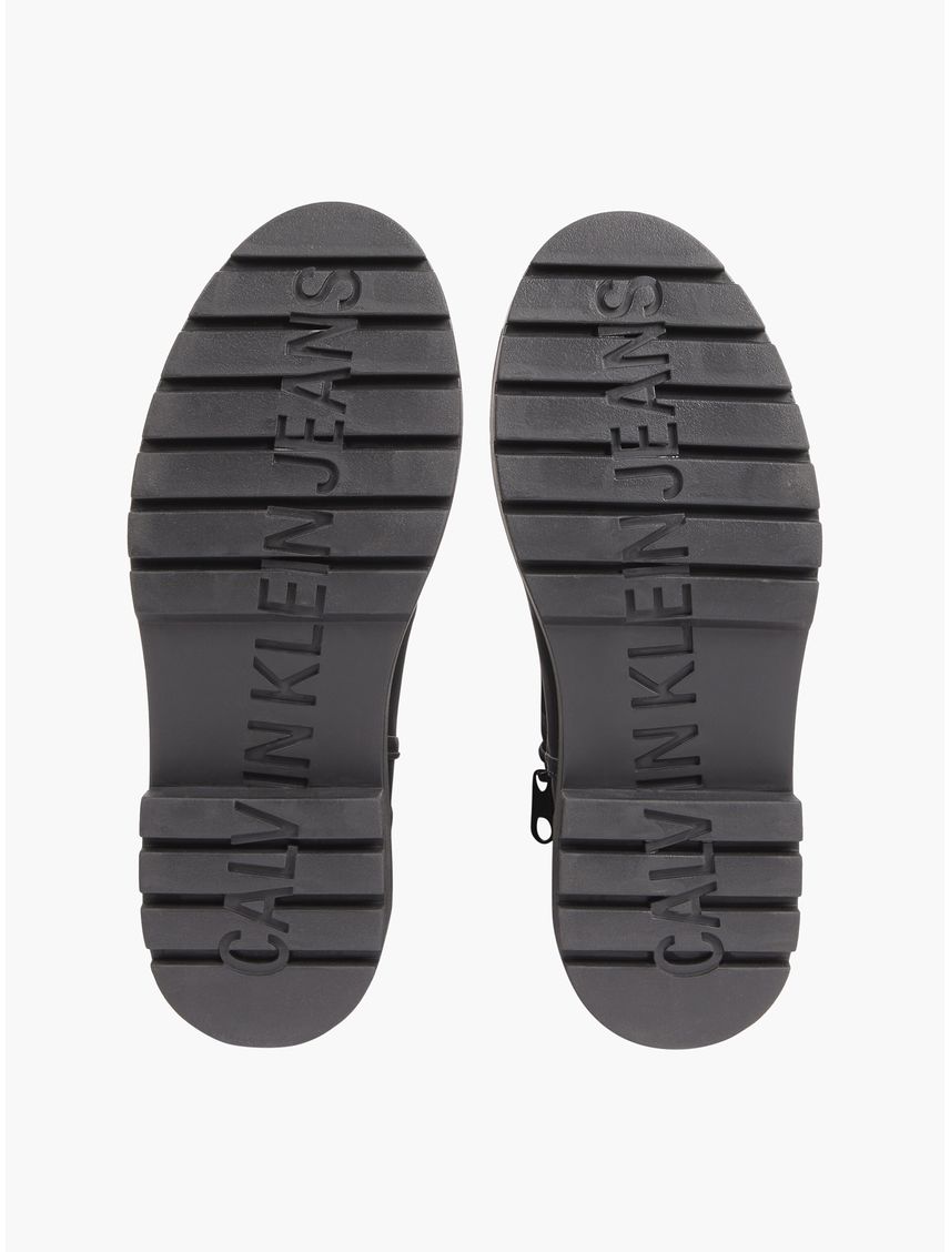 Botas negro e agua e neopreno