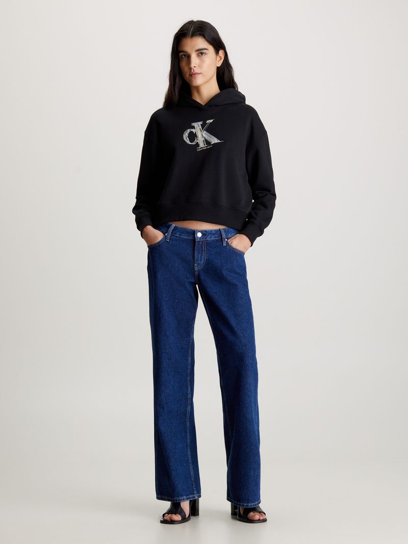 buzo-negro-con-gorro-y-monograma-para-mujer
