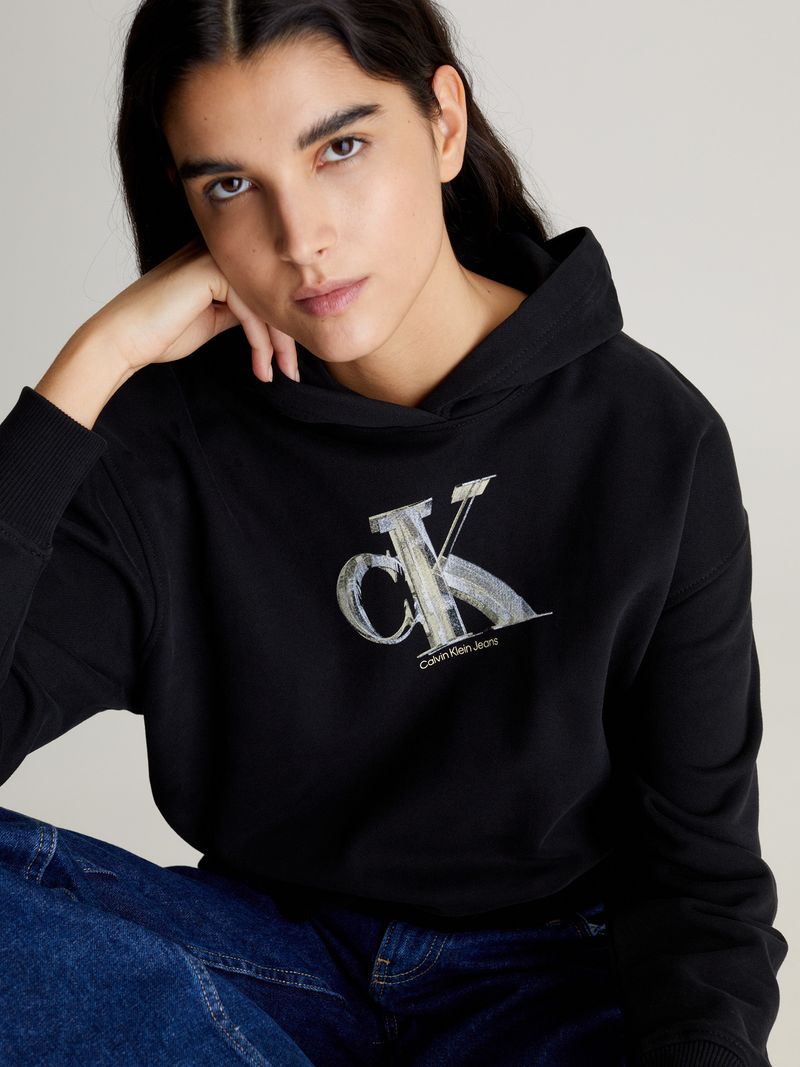 buzo-negro-con-gorro-y-monograma-para-mujer