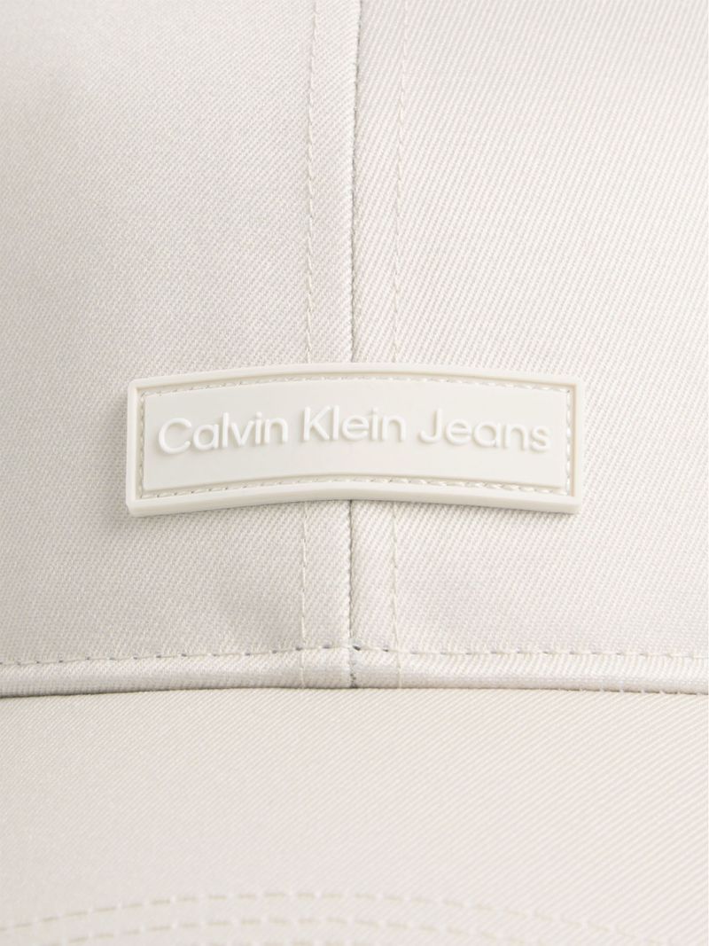 gorra-beige-parche-goma