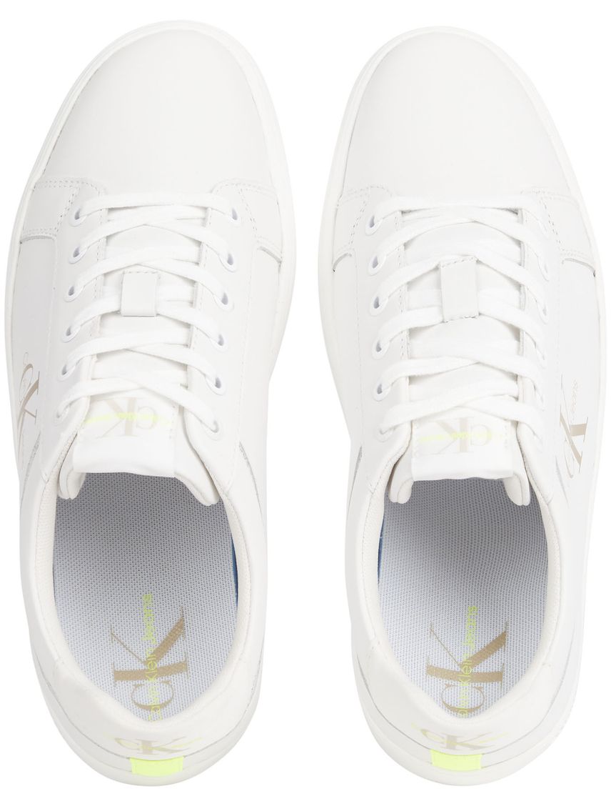Tenis multicolor classic con detalles en contraste