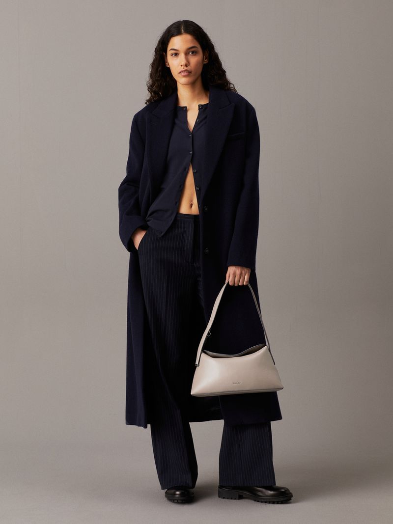 bolso-gris-hombro-soft-sculpt