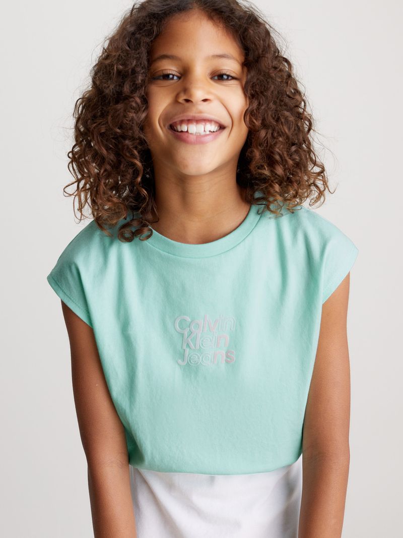 camiseta-azul-boxy-logo-aterciopelado-para-nina