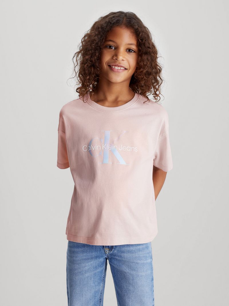 camiseta-rosada-monograma-boxy-para-nina