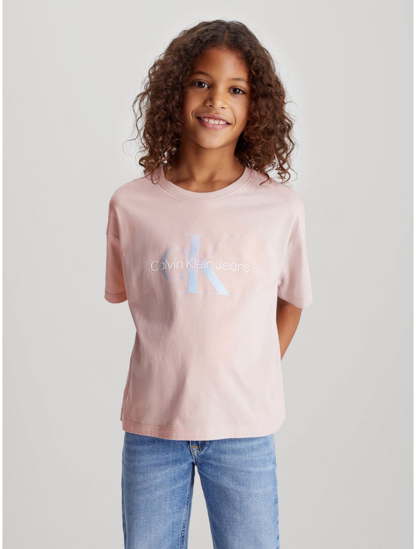 Camiseta rosada con monograma boxy para niña