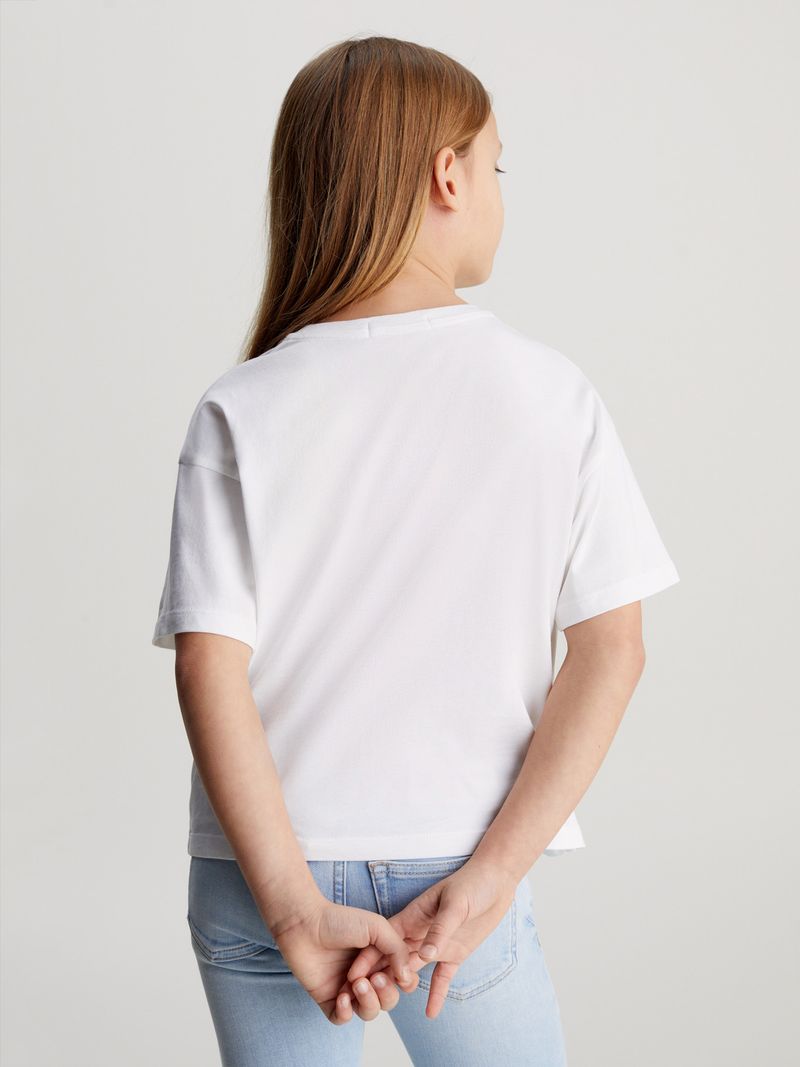 camiseta-blanca-monograma-boxy-para-nina