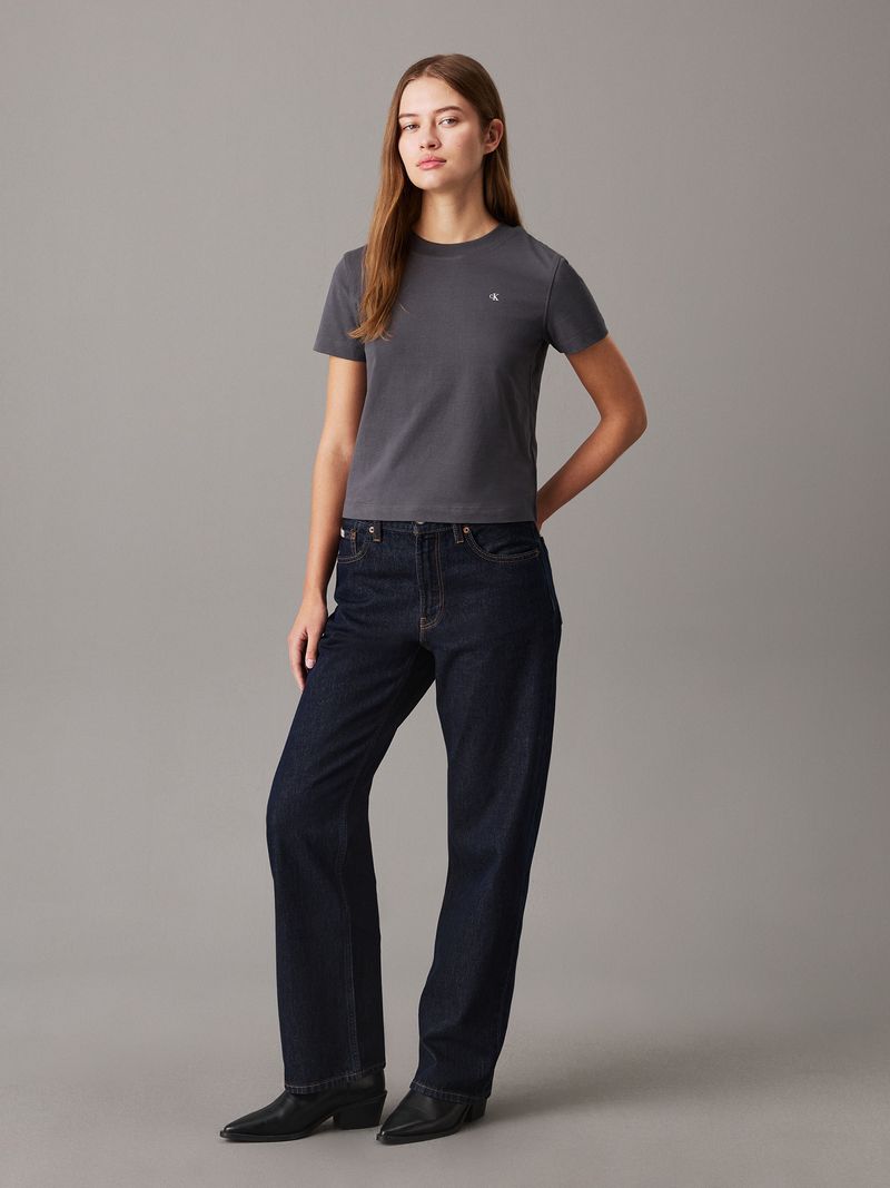 camiseta-negra-relaxed-estampado-en-la-espalda