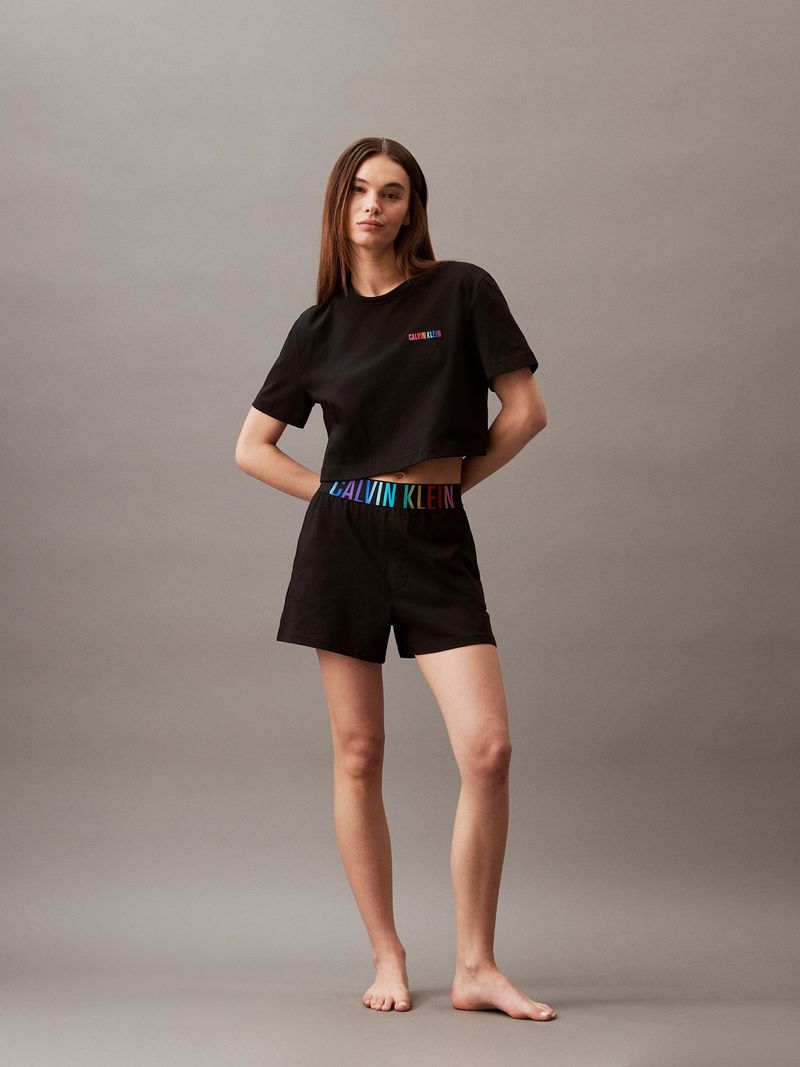 shorts-negro-negro-estar-en-casa-intense-power-pride