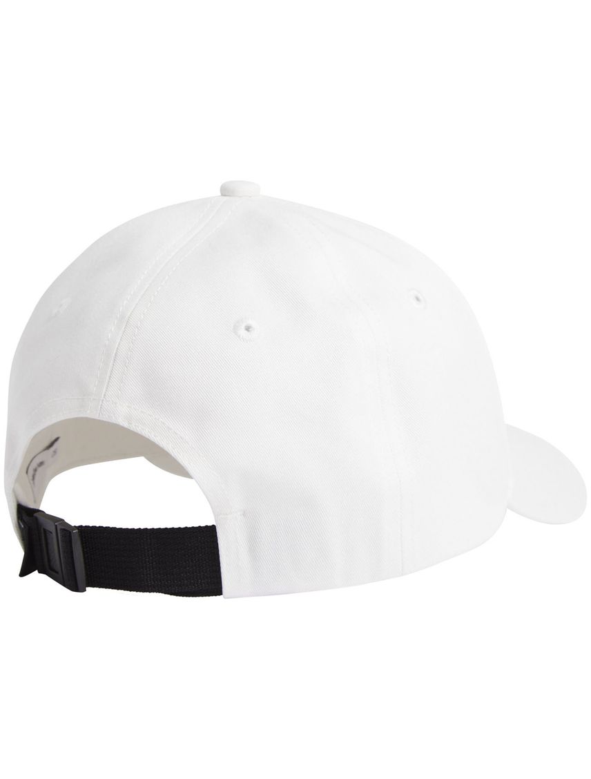 Gorra blanca con logotipo bordado