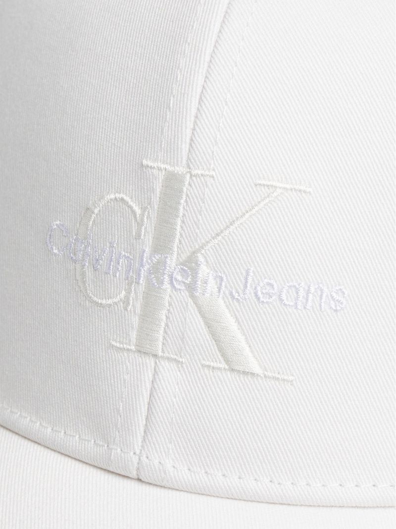 gorra-blanca-logotipo-bordado
