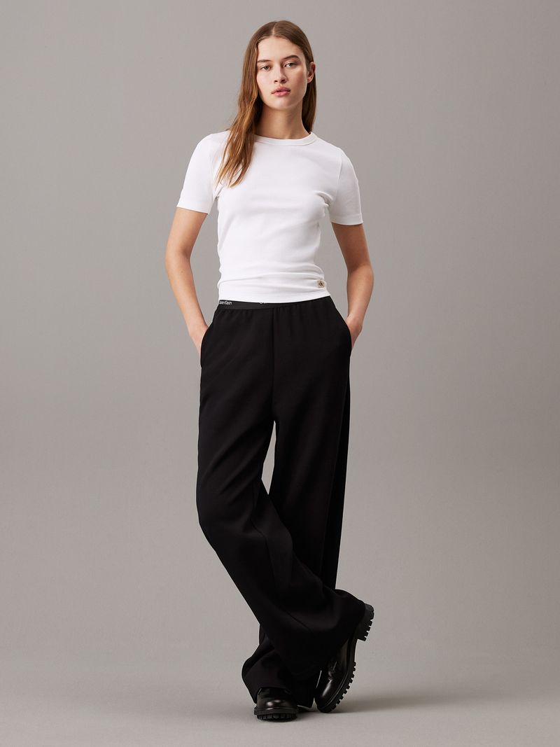 pantalones-negro-pierna-ancha-cinta-logo